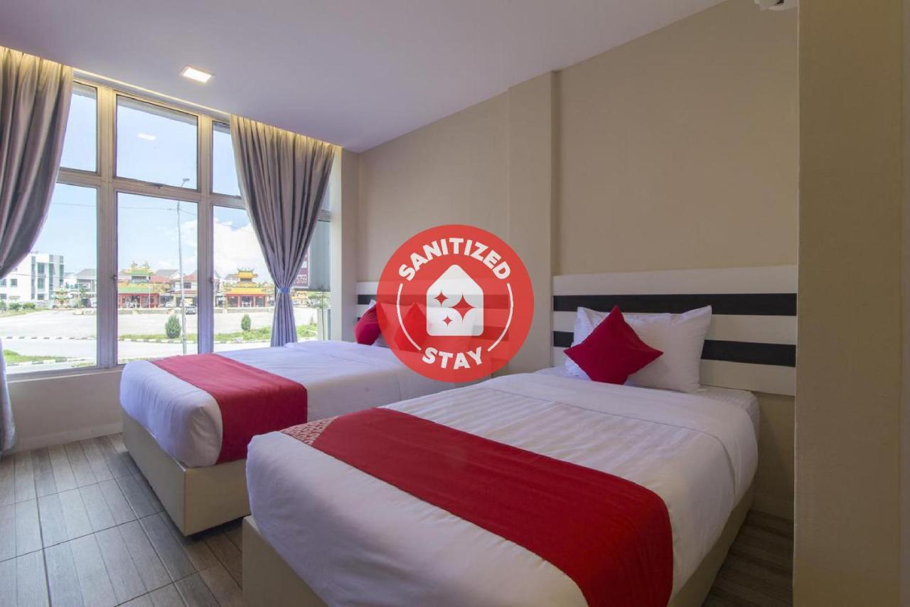 Super Oyo 1145 Lea Guest House & Cafe Lukut Exterior foto