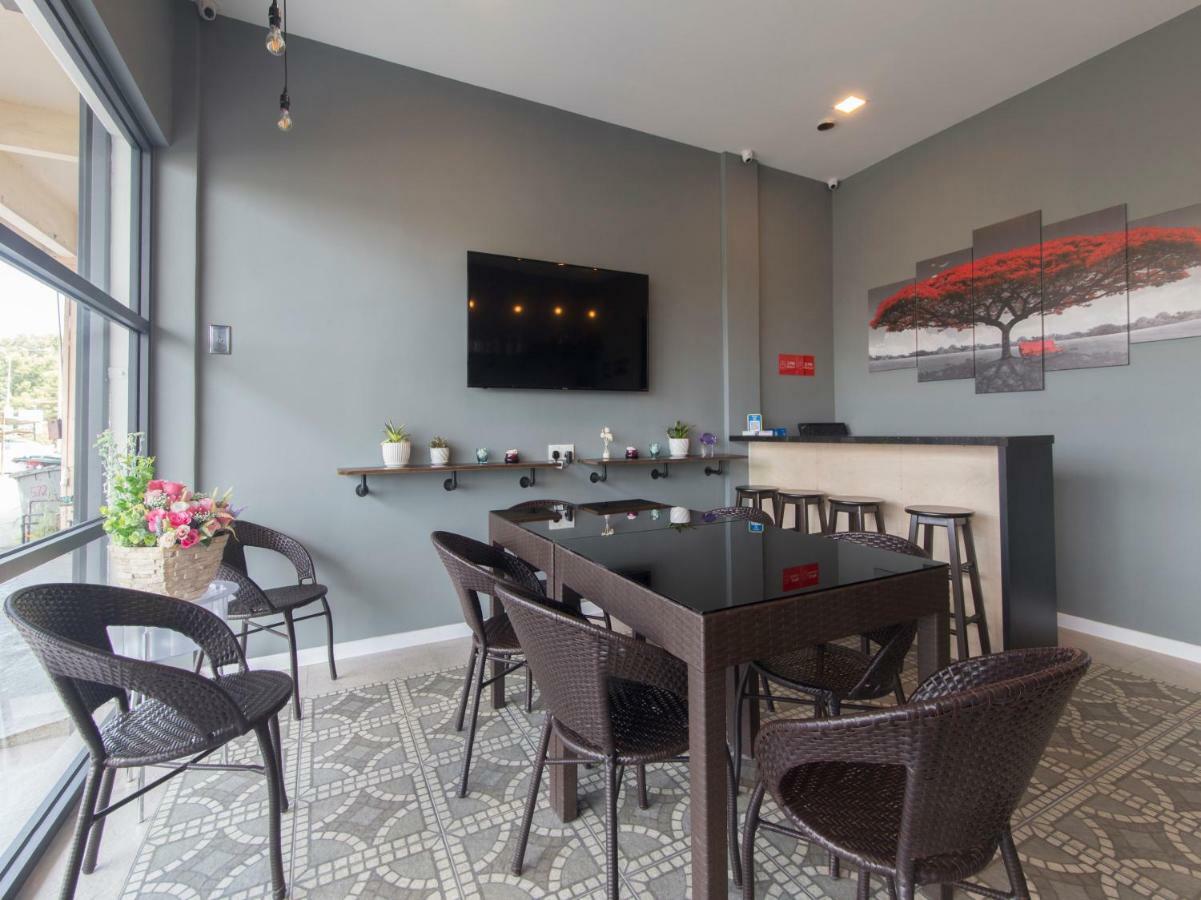 Super Oyo 1145 Lea Guest House & Cafe Lukut Exterior foto