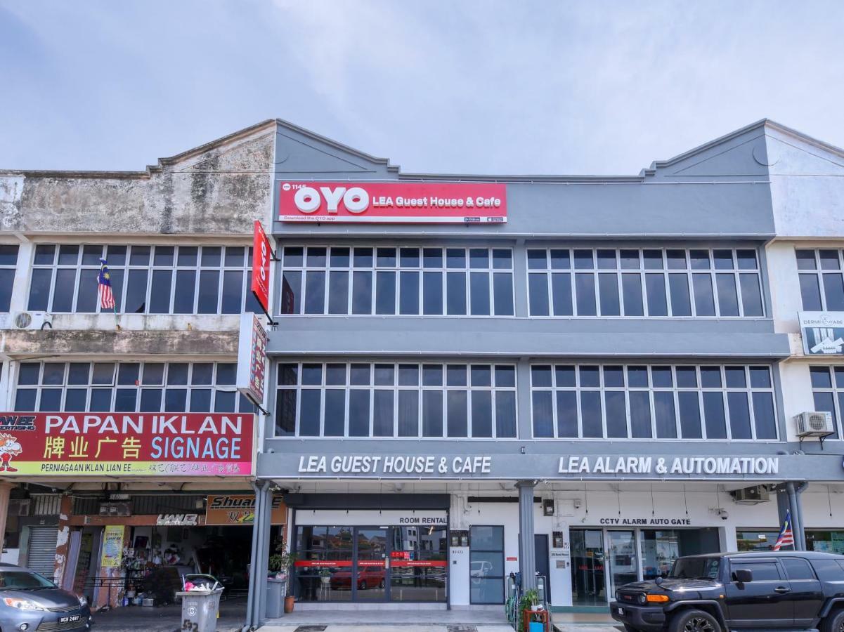 Super Oyo 1145 Lea Guest House & Cafe Lukut Exterior foto