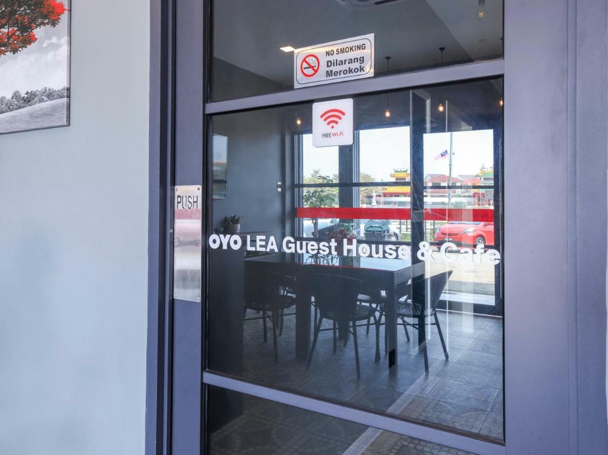 Super Oyo 1145 Lea Guest House & Cafe Lukut Exterior foto