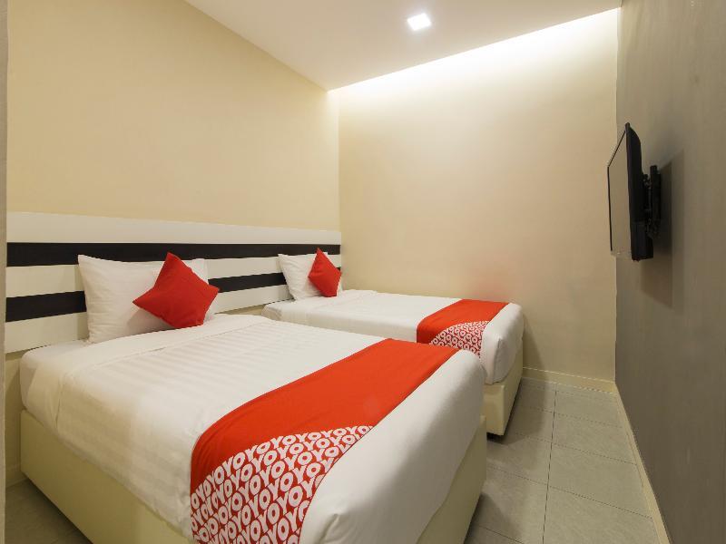 Super Oyo 1145 Lea Guest House & Cafe Lukut Exterior foto